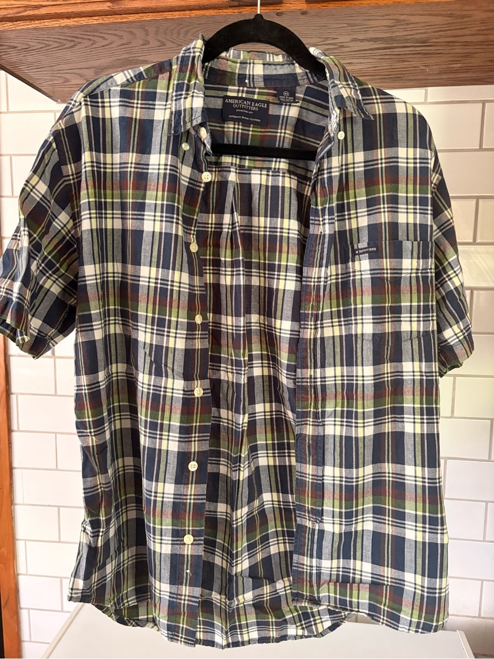 American Eagle Outfitters Navy Green Plaid Short-Sleeve Button-Down Shirt